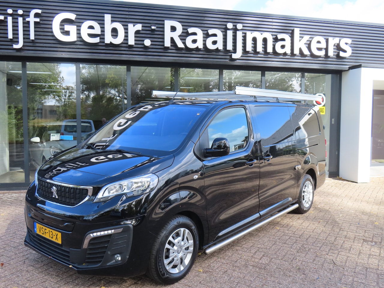 Peugeot e-Expert - Long Asphalt 75 kWh*Camera*Apple Carplay*Trekhaak* - AutoWereld.nl