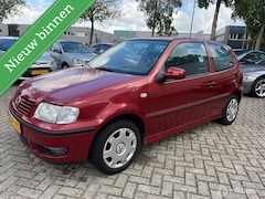 Volkswagen Polo - 1.4-16V Trendline