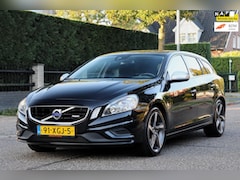 Volvo V60 - 1.6 T3 R-Design | AUTOMAAT | NAVI | CLIMA | CRUISE | ZEER MOOIE GOED ONDERHOUDEN AUTO |