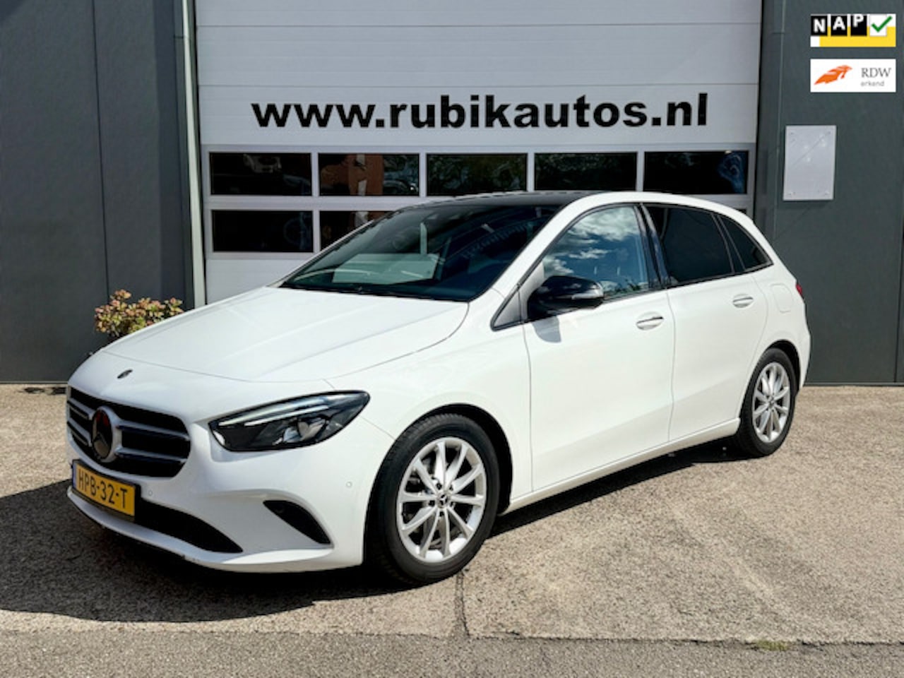 Mercedes-Benz B-klasse - 180 Premium Plus|CAMERA |CARPLAY|93.245 KM'S - AutoWereld.nl