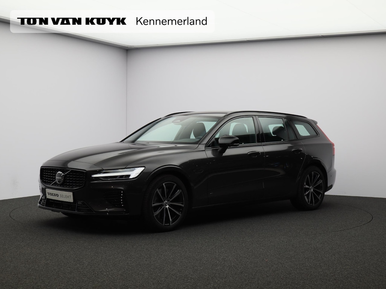 Volvo V60 - 2.0 T6 Plug-in hybrid AWD Plus Dark / Trekhaak / 360 Camera / Harman Kardon / Elektrische - AutoWereld.nl