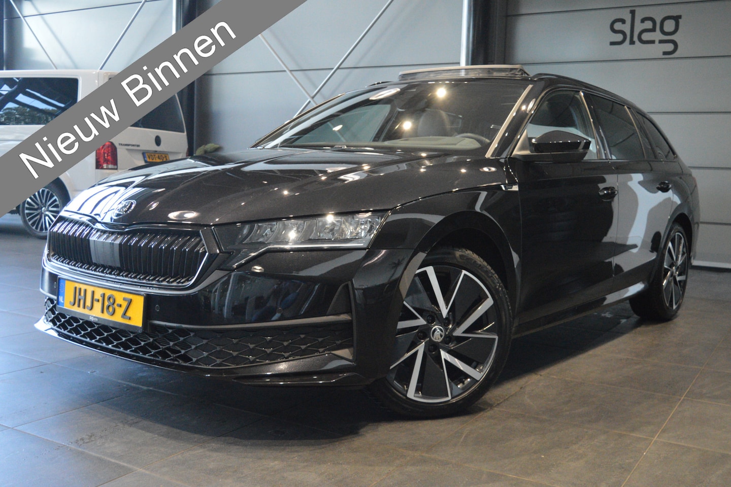 Skoda Octavia Combi - 2.0 TDI Sportline navi pano camera head up 18 inch 150 pk !! - AutoWereld.nl