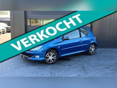Peugeot 206 - 1.4 Forever Airco|Trekhaak