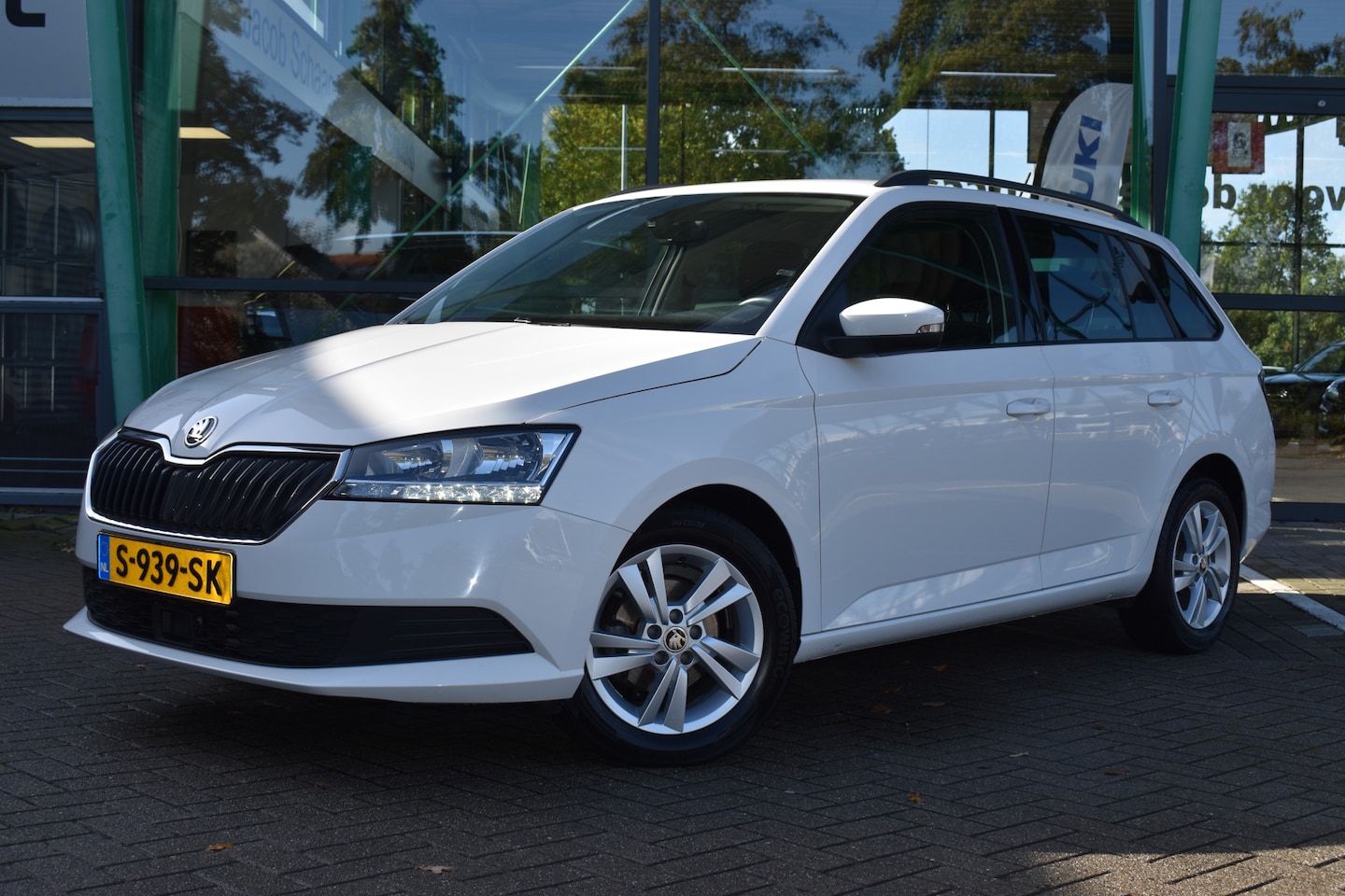 Skoda Fabia Combi - 1.0 TSI Ambition 96pk | Airco | Cruise Control | Apple Carplay | - AutoWereld.nl