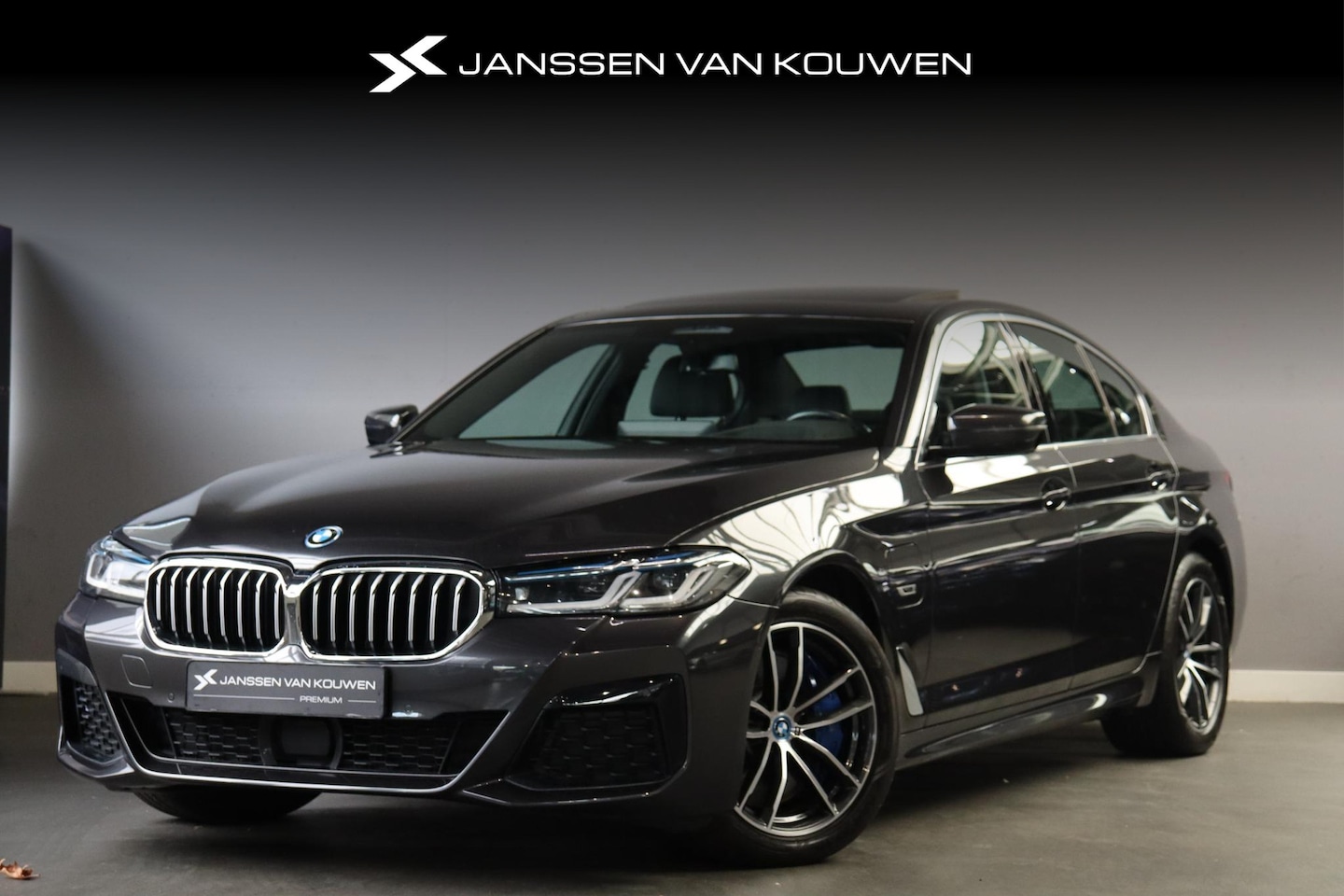 BMW 5-serie - 545e xDrive / M-Sport / Laser / Harman Kardon / Head-Up / Schuif-/Kanteldak / Ventilatie - AutoWereld.nl