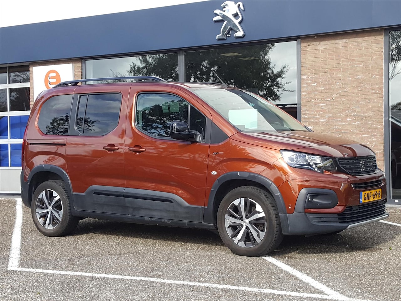 Peugeot Rifter - GT-LINE 1.2 PT-130pk (VOL)AUTOMAAT (EAT8) 5-PERS. FULL OPTIONS | BT | Trekhaak | Cruise & - AutoWereld.nl