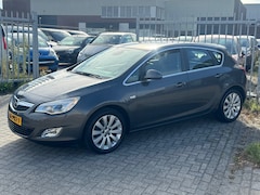 Opel Astra - 1.4 Turbo Cosmo 120PK NL AUTO NAP 2e EIGENAAR CRUISE l TREKHAAK l LEER l AIRCO l PDC DEALE