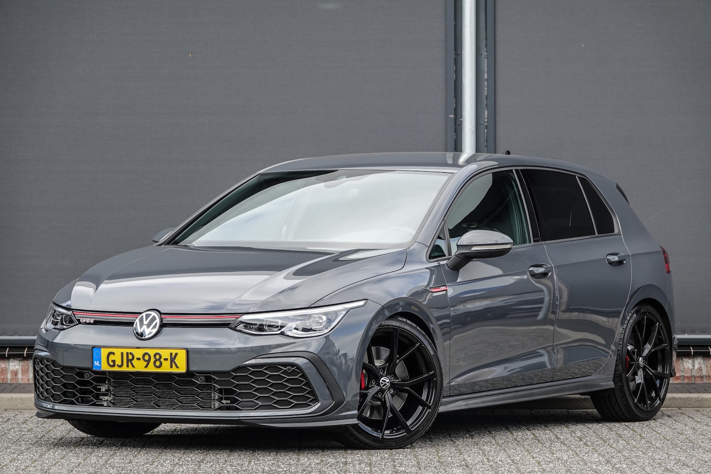 Volkswagen Golf - 2.0Tsi GTI 245Pk DSG7 | Harman-Kardon | IQ Light | Parkeersensoren | 19'' | Dolphin Grey - AutoWereld.nl