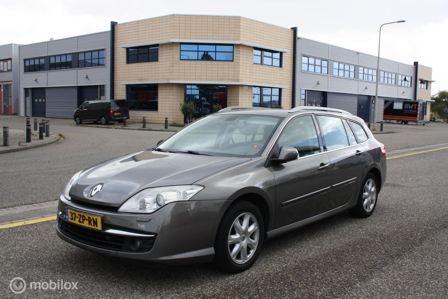 Renault Laguna Estate - 2.0 16V T Initiale LPG G3 automaat - AutoWereld.nl