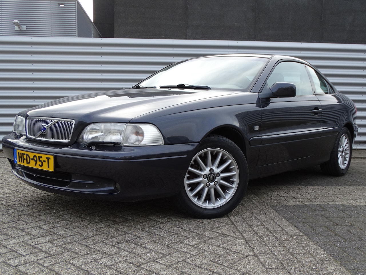 Volvo C70 Coupé - 2.5 T Comfort-Line | 68.000 KM (!) | Automaat | Stoelverwarming - AutoWereld.nl