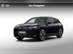 BMW iX - xDrive M70 | Comfort Pack | Innovation Pack | Trekhaak | 23" LM | Sky lounge