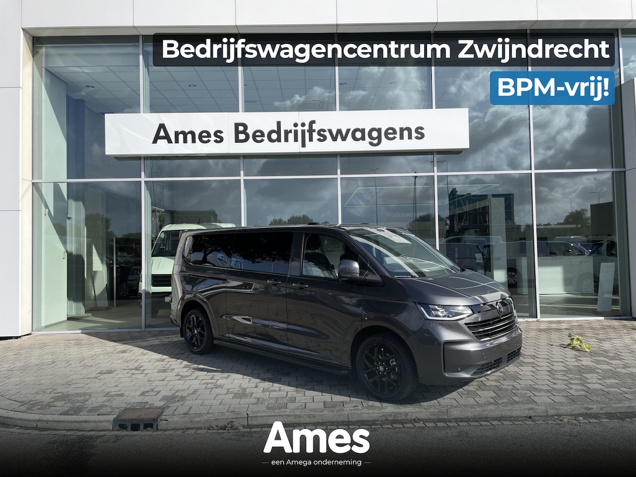 Volkswagen Transporter - 2.0 TDI L2H 30 Bulli 150PK Automaat | Styling pakket | Trekhaak | 360 camera - AutoWereld.nl