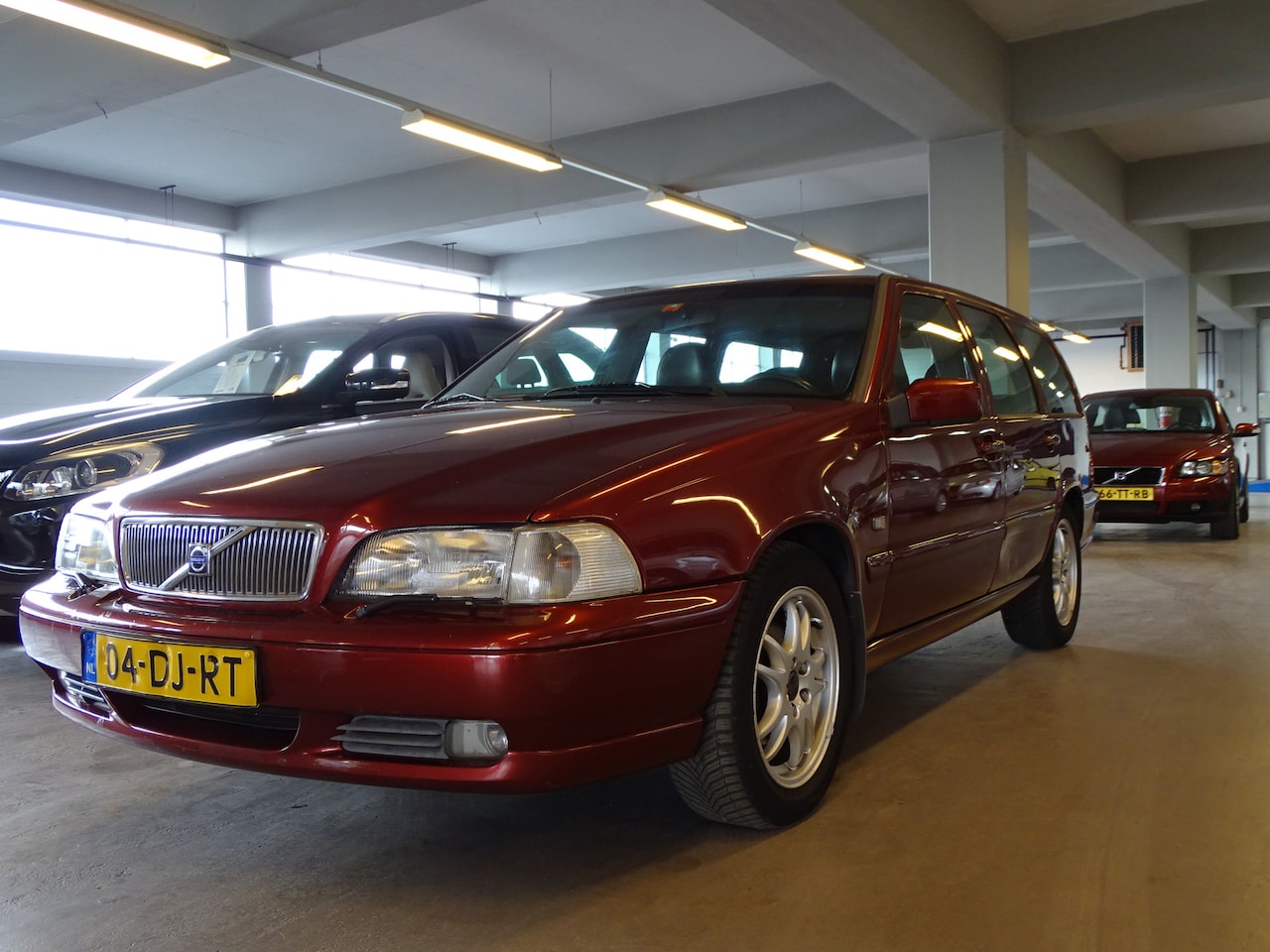 Volvo V70 - 2.4 Europa | Ruimtewonder | Achterbankverwarming - AutoWereld.nl