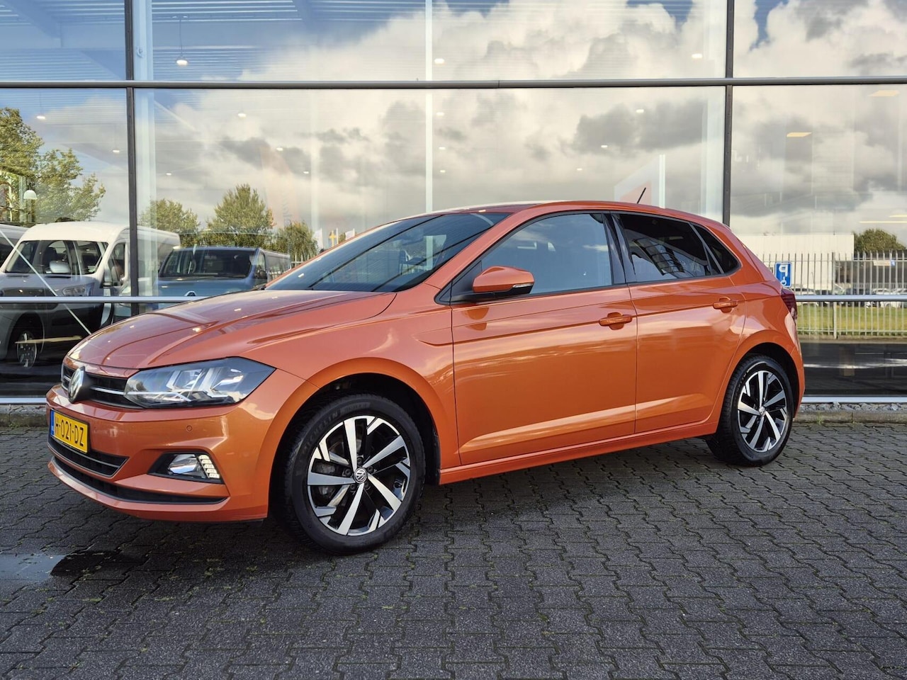 Volkswagen Polo - 1.0 TSI Comfortline Apple Carplay PDC LMV - AutoWereld.nl