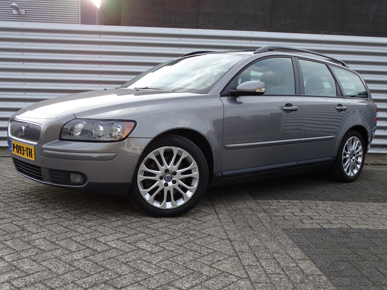Volvo V50 - 2.4 Summum YOUNGTIMER incl. 21% BTW - AutoWereld.nl