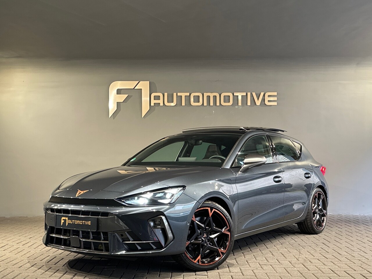 CUPRA Leon - 1.5 TSI e-Hybrid VZ Extreme Pano|Sfeer|Key|Memory - AutoWereld.nl