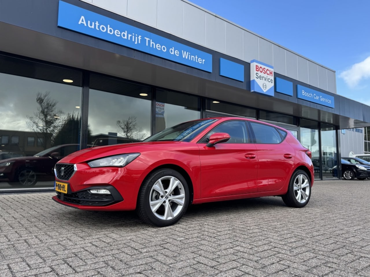 SEAT Leon - 1.0 TSI Reference| LED, Clima, Navi, Cruise, CarPlay, DAB - AutoWereld.nl
