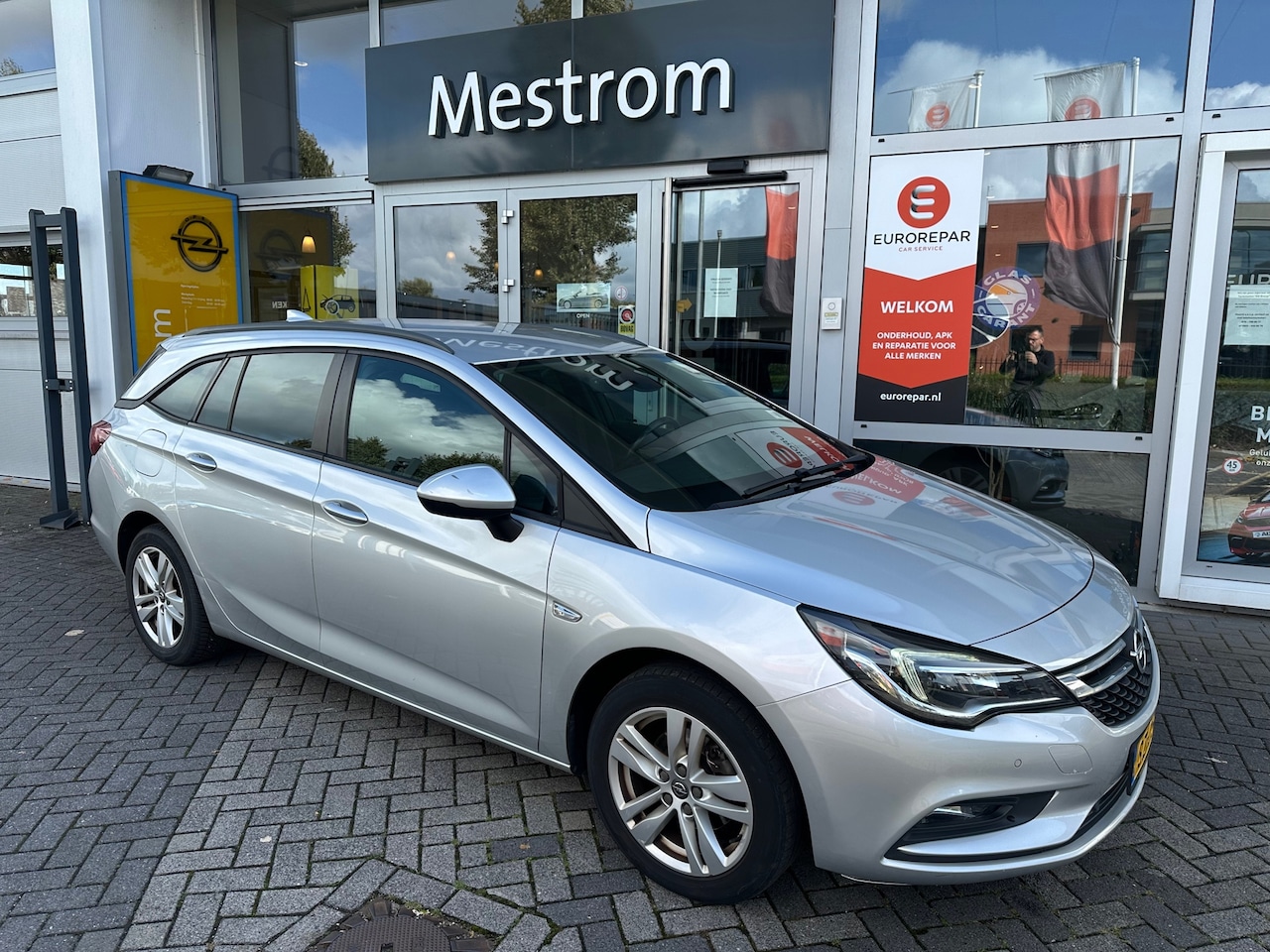 Opel Astra Sports Tourer - 1.0 Innovation Automaat / ECC / Trekhaak - AutoWereld.nl