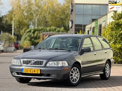 Volvo V40 - 1.8 Europa | Automaat | Leder stoelen| Parkeersensoren | Cruise control | Stoelverwarming