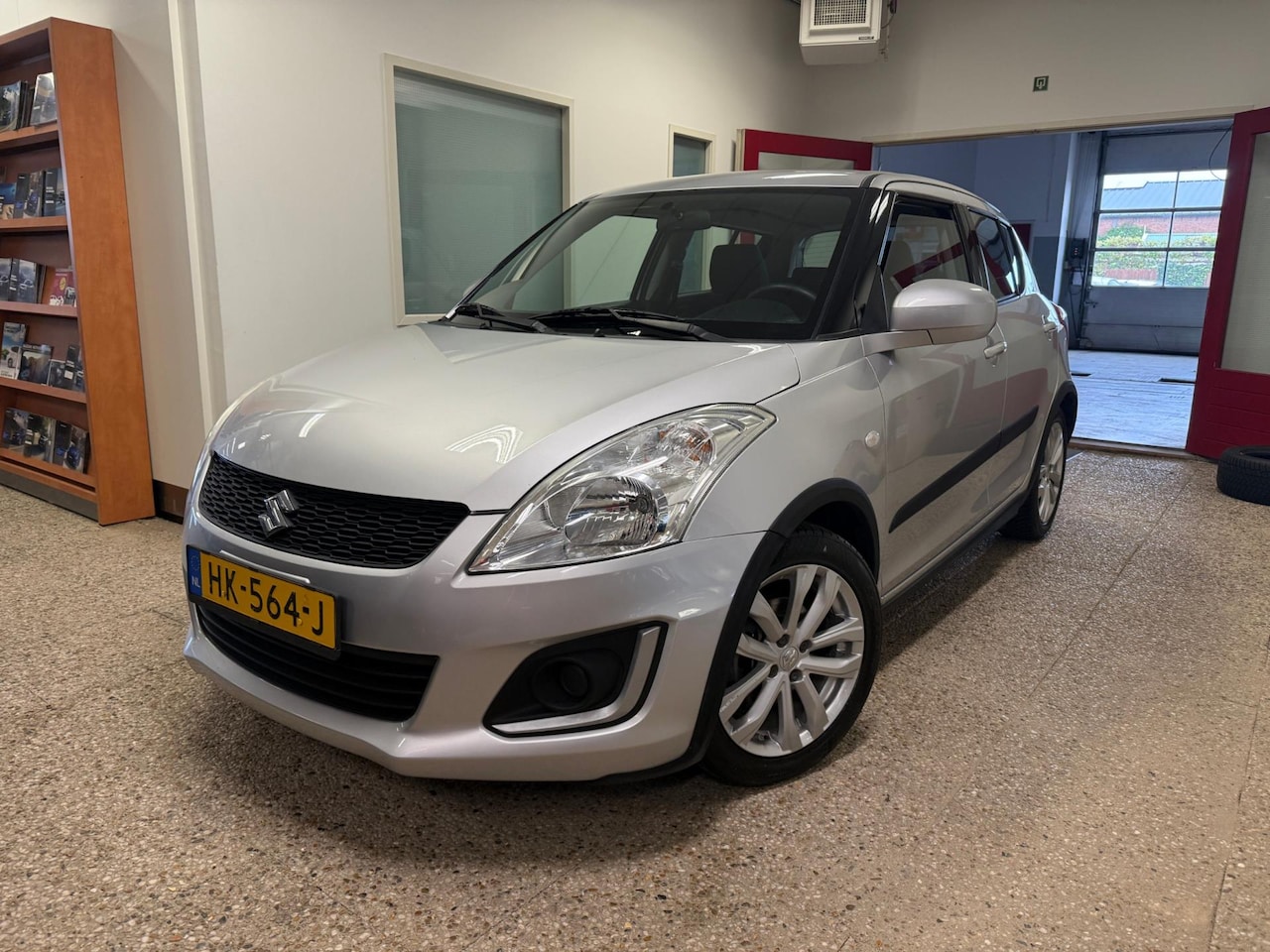 Suzuki Swift - 1.2 Comfort EASSS | Navi | NL - AutoWereld.nl