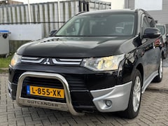 Mitsubishi Outlander - 2.2 DI-D Intense+ 4WD 7 Pers Clima Camera Leer Opendak Voll