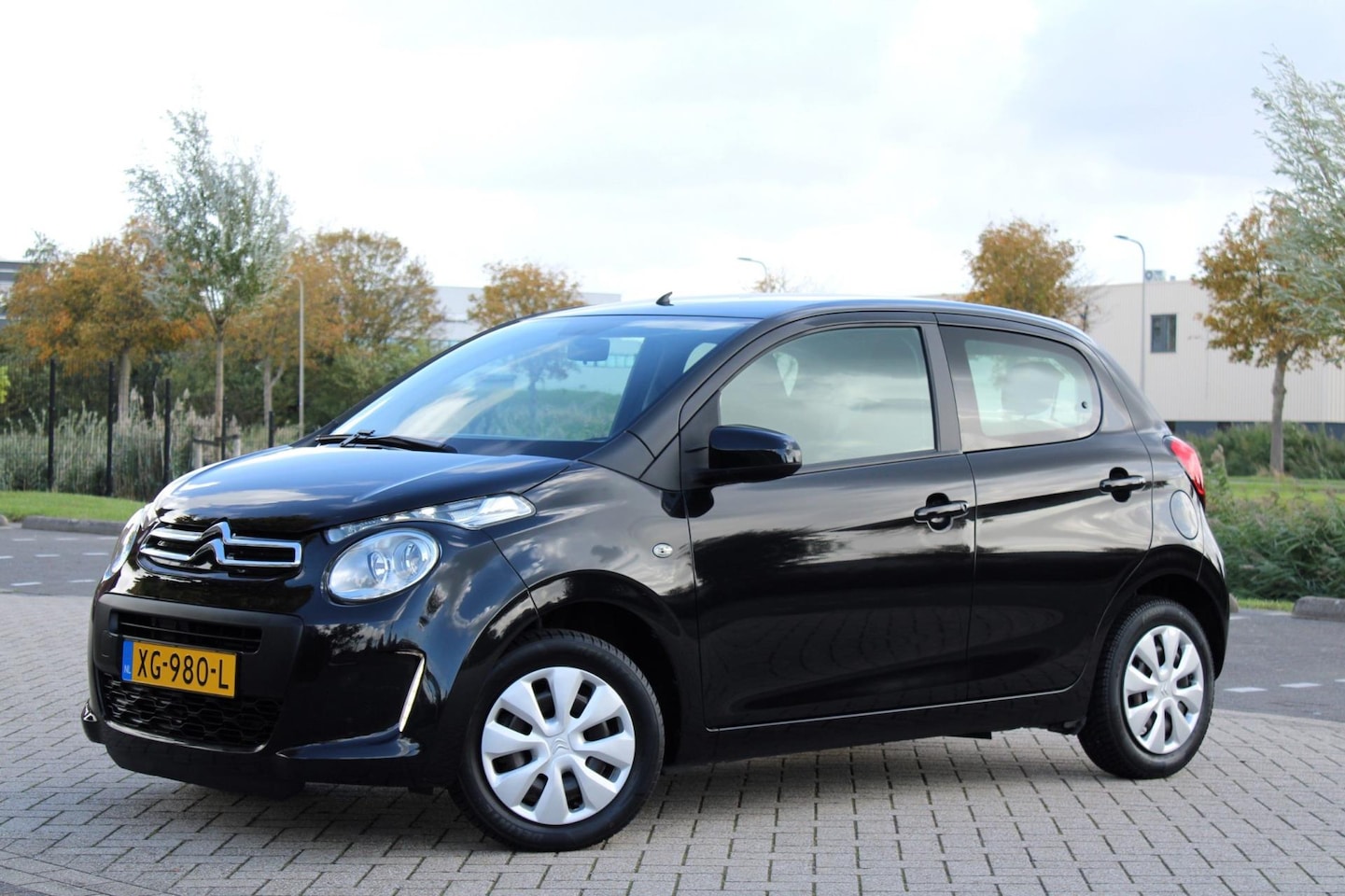 Citroën C1 - 1.0 e-VTi Shine l Airco l Elek Pak l APK 09-2026 - AutoWereld.nl