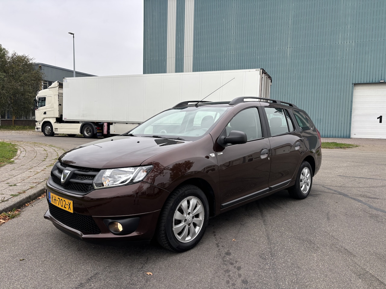 Dacia Logan MCV - 0.9 TCe S&S Robust 90 PK. Slechts 102.000 KM !!! Tweede eigenaar !! Zuinige,betrouwbare en - AutoWereld.nl