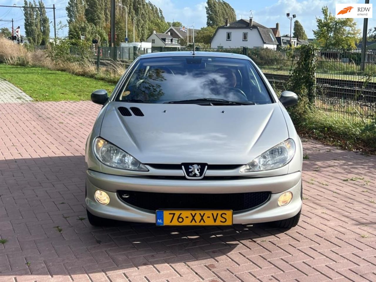 Peugeot 206 CC - 1.6-16V - RONALD GAROS - MOOI AUTO - APK 11/26 - AutoWereld.nl