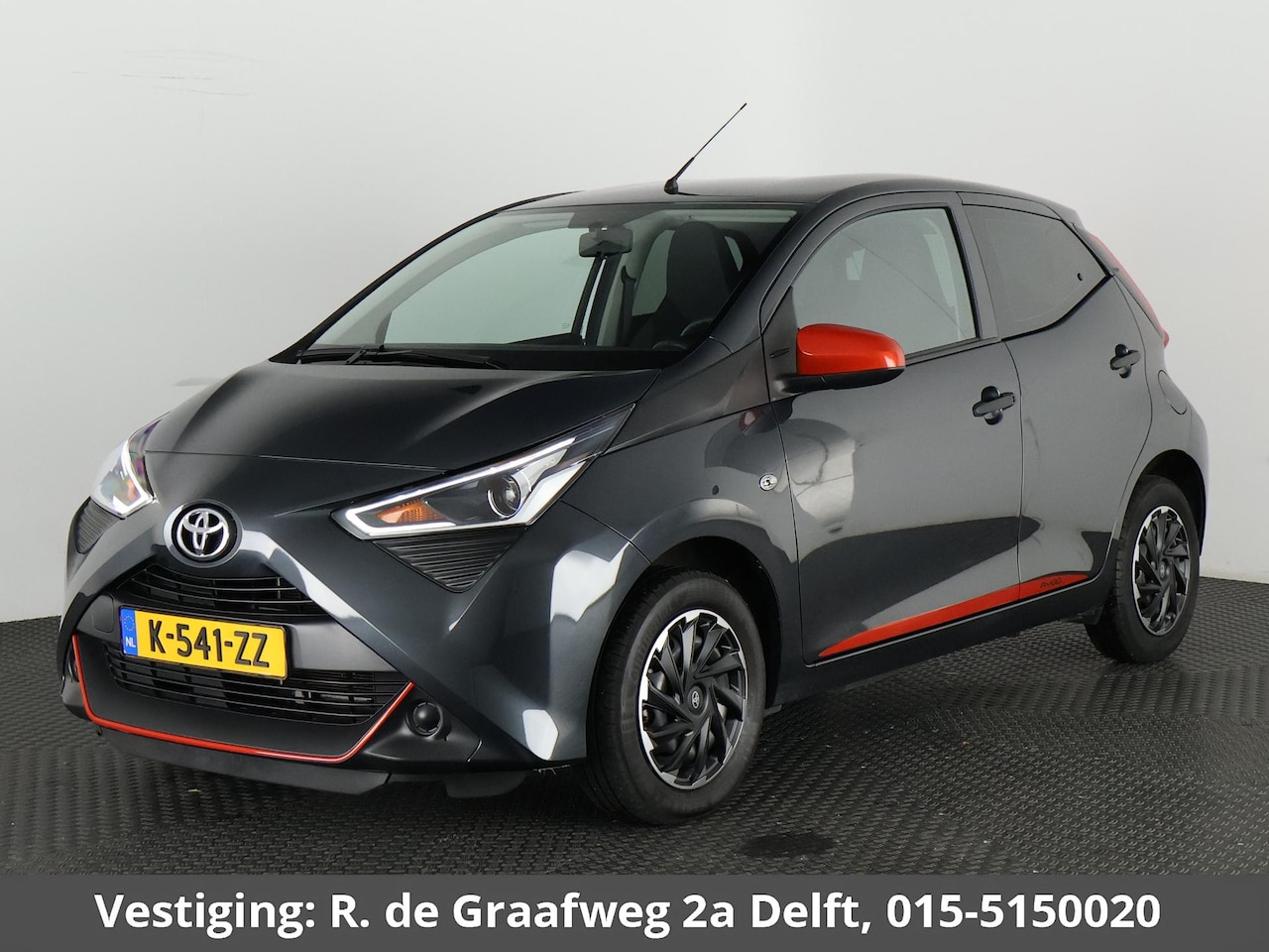 Toyota Aygo - 1.0 VVT-i X-Fun Sport + Coral Red Pack | 1e eigenaar | Dealer onderhouden | Airco | Privac - AutoWereld.nl