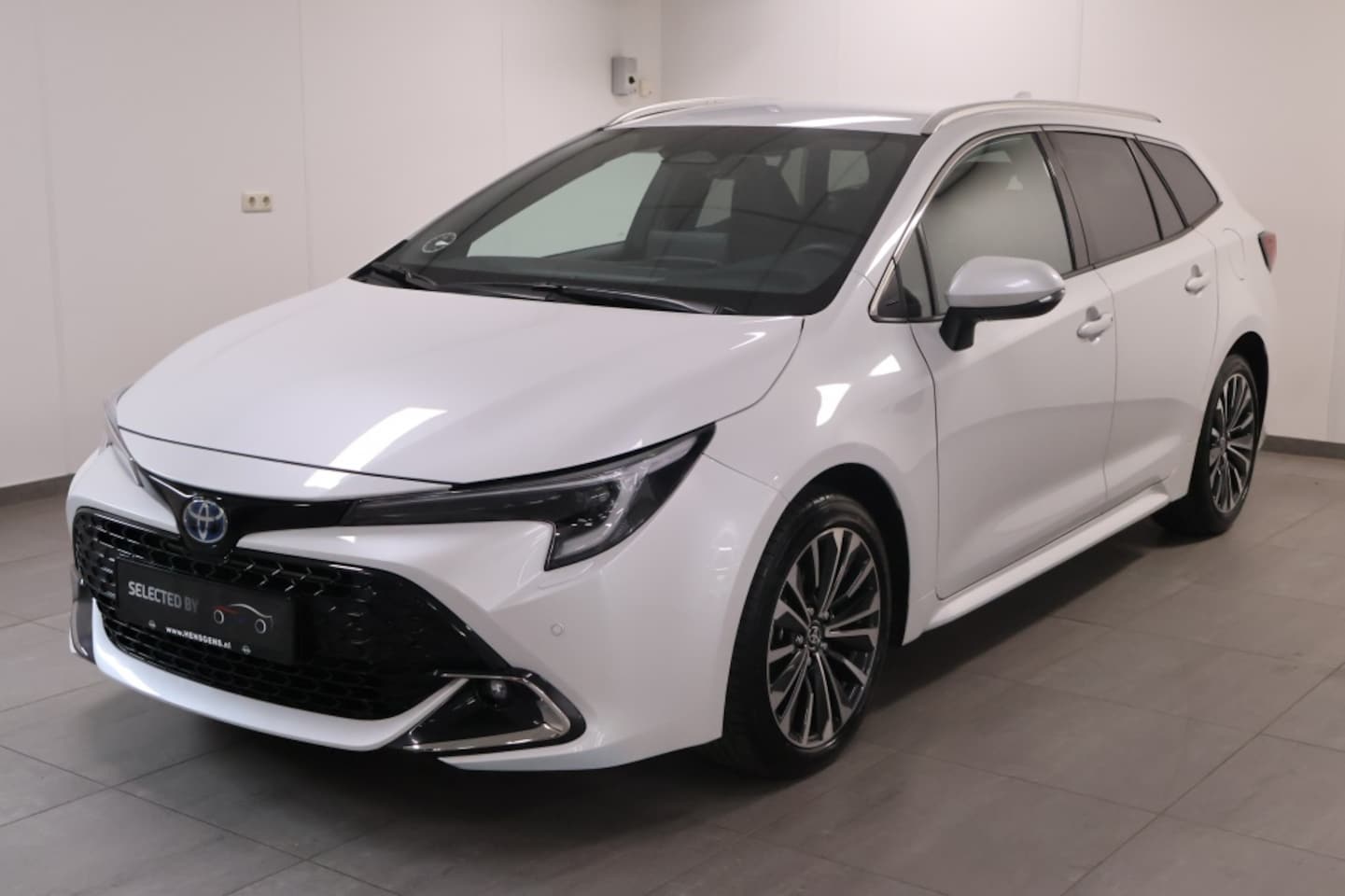 Toyota Corolla Touring Sports - Hybrid 140 Dynamic | Premium Pack - AutoWereld.nl