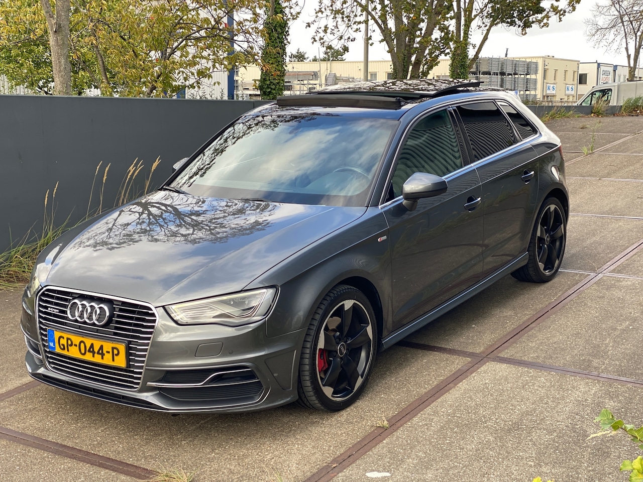 Audi A3 Sportback - 1.4 e-tron PHEV 2X S-Line Pano Automaat Leer - AutoWereld.nl