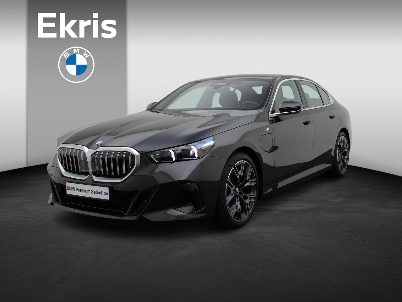 BMW 5-serie - Sedan 530e M Sportpakket | Innovation Pack | Panoramadak | Driving Assist. Prof. | Comfort - AutoWereld.nl