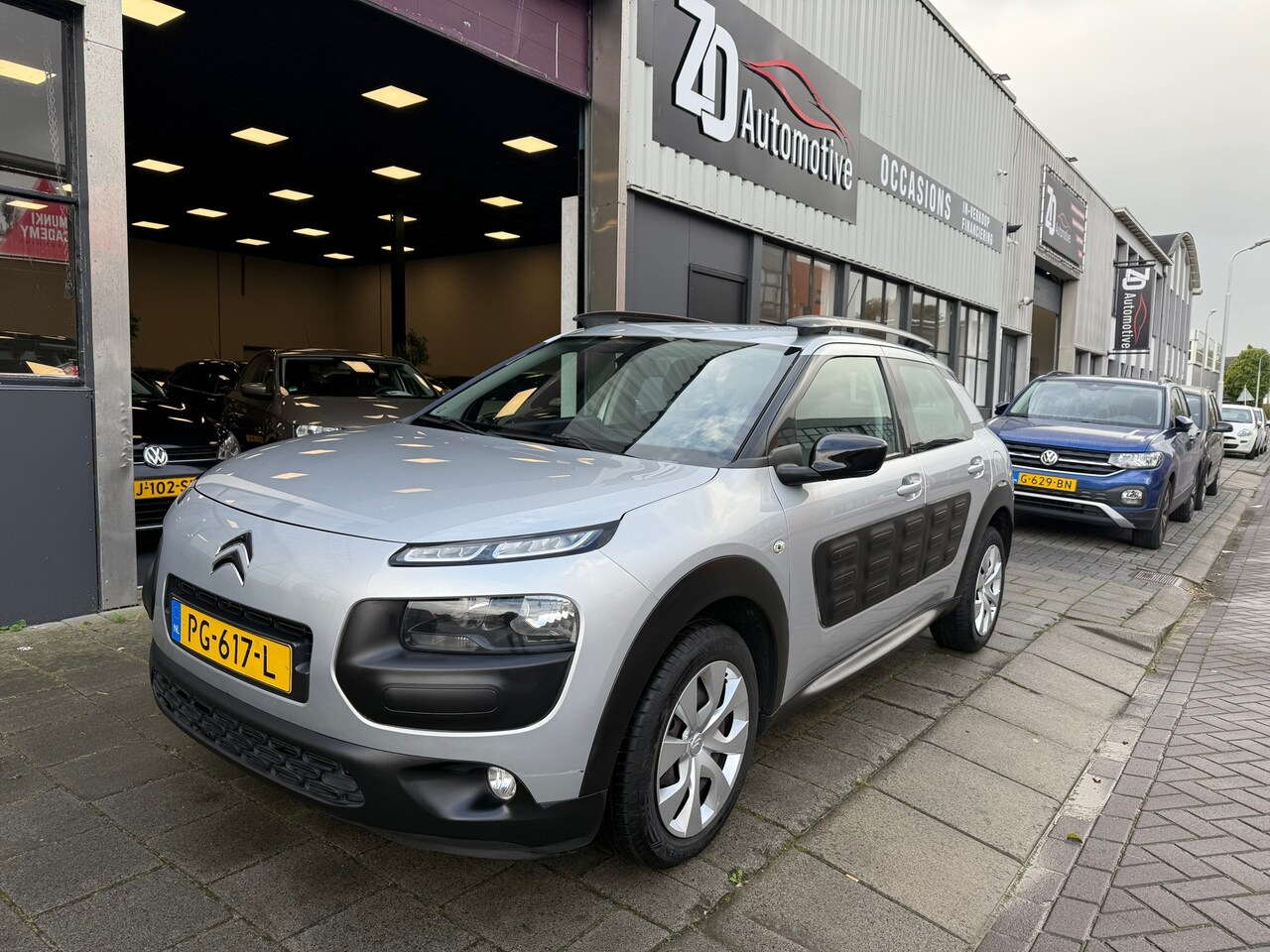 Citroën C4 Cactus - 1.2 PureTech Business 1.2 PureTech Business - AutoWereld.nl
