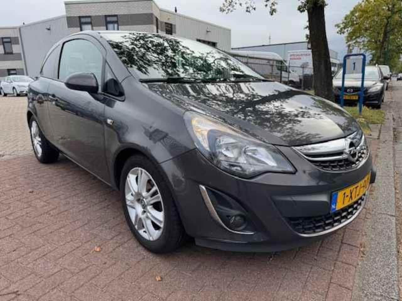 Opel Corsa - 1.2-16V BlitZ veel opties zeer nette auto - AutoWereld.nl