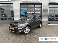 Volkswagen T-Roc - 1.5 TSI 150 pk Style 7-DSG | Trekhaak | Cruise control adaptief | Parkeersensoor achter |