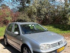 Volkswagen Golf - 1.6 Highline