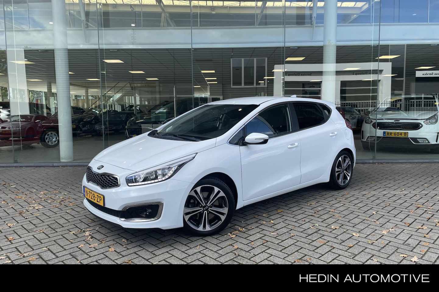 Kia Cee'd - 1.0 T-GDi ComfortPlusLine Navigator 1.0 T-GDi ComfortPlusLine Navigator - AutoWereld.nl