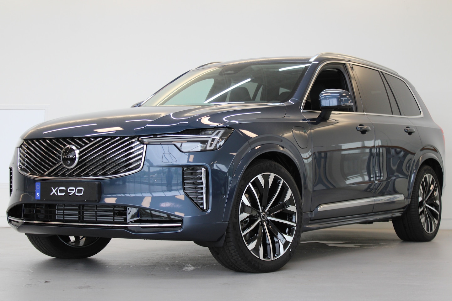 Volvo XC90 - T8 455PK Ultra Bright | Luchtvering | Trekhaak | Getint Glas | 360 | B&W Audio - AutoWereld.nl