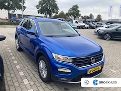 Volkswagen T-Roc - 1.0 TSI 115PK Style | Trekhaak | Navigatie | Camera |