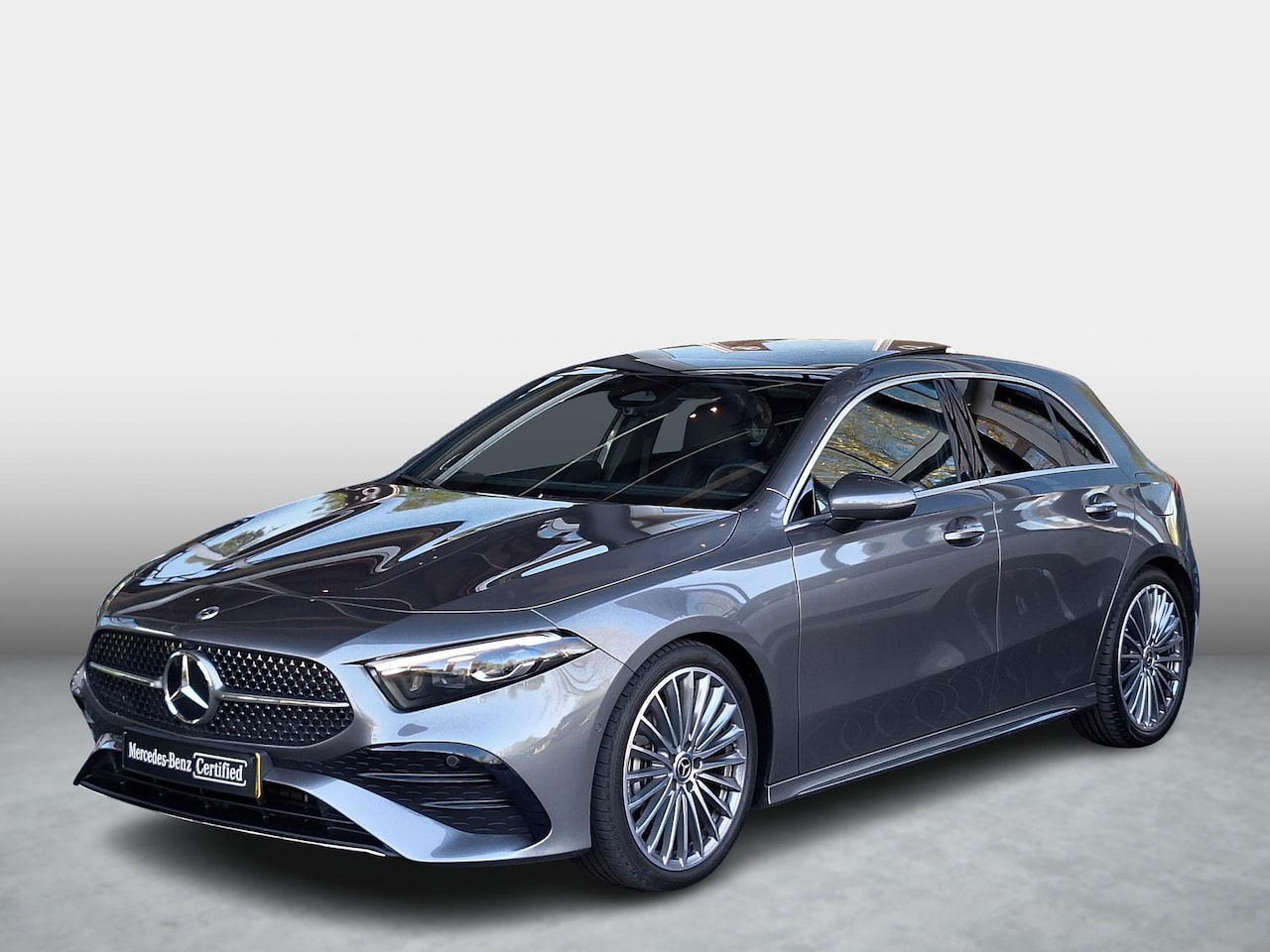 Mercedes-Benz A-klasse - 180 AMG Line | Panoramadak | Burmester Surround Sound | Elektrisch Verstelbare Stoelen + M - AutoWereld.nl