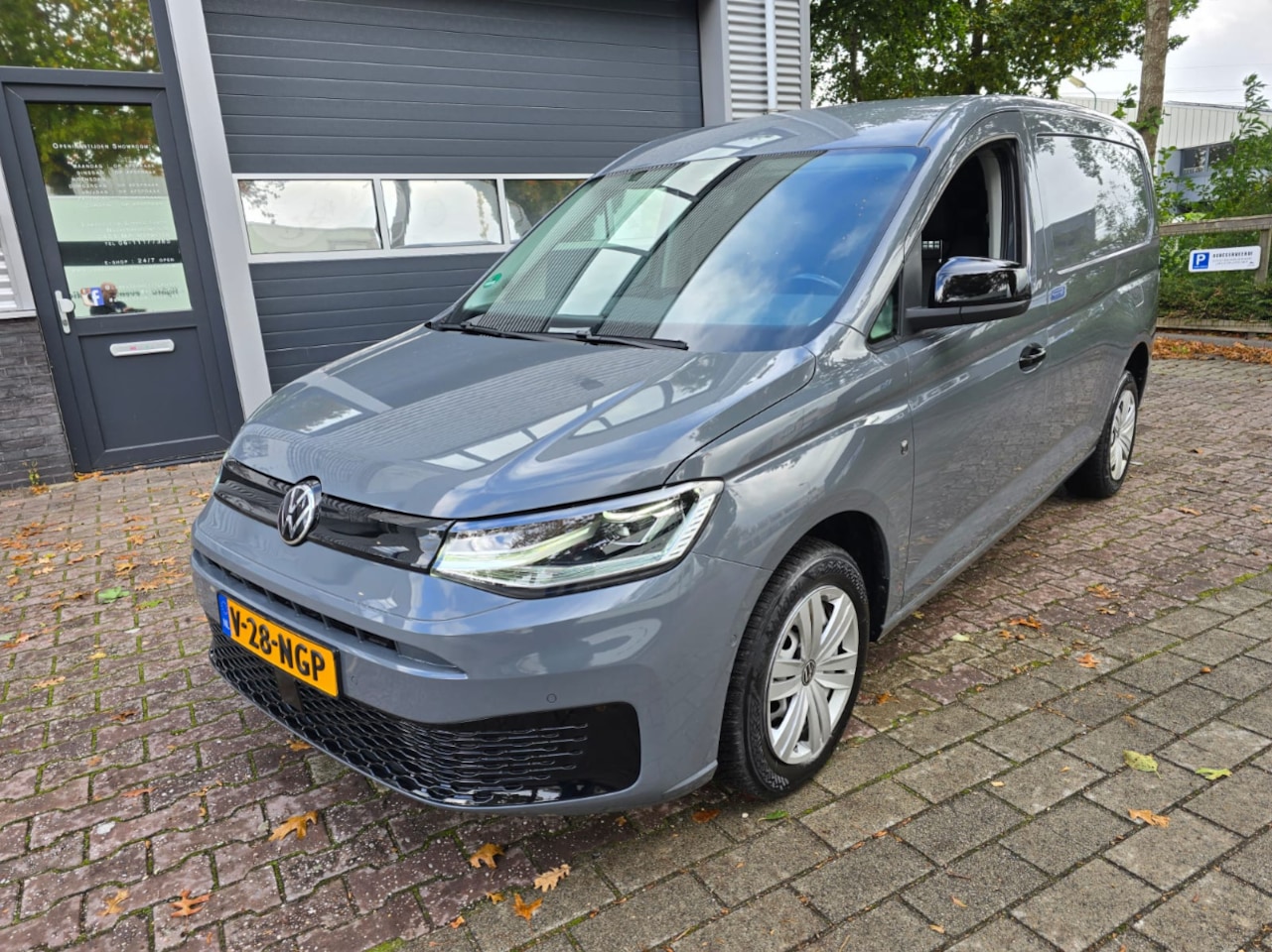 Volkswagen Caddy Cargo Maxi - 1.5 TSI AUTOMAAT - AutoWereld.nl
