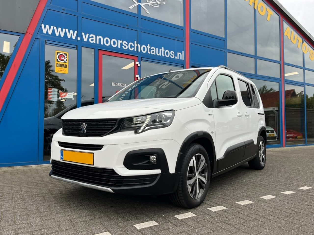 Peugeot Rifter - 1.2 110pk GT-Line Panodak Navi Carplay Camera Led Airco(ECC) - AutoWereld.nl