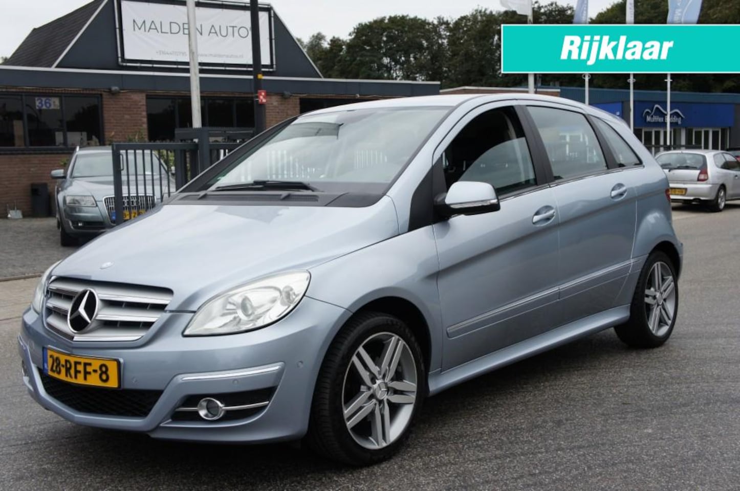 Mercedes-Benz B-klasse - 180 BUSINES CL. NAVI/CAMERA/ALFLEDER/CRUISE/PDC/17INCH KEURIGE STAAT - AutoWereld.nl