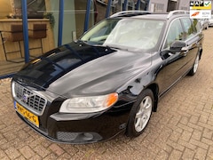 Volvo V70 - 2.5FT Summum Automaat 200PK LEER / ECC / TREKHAAK
