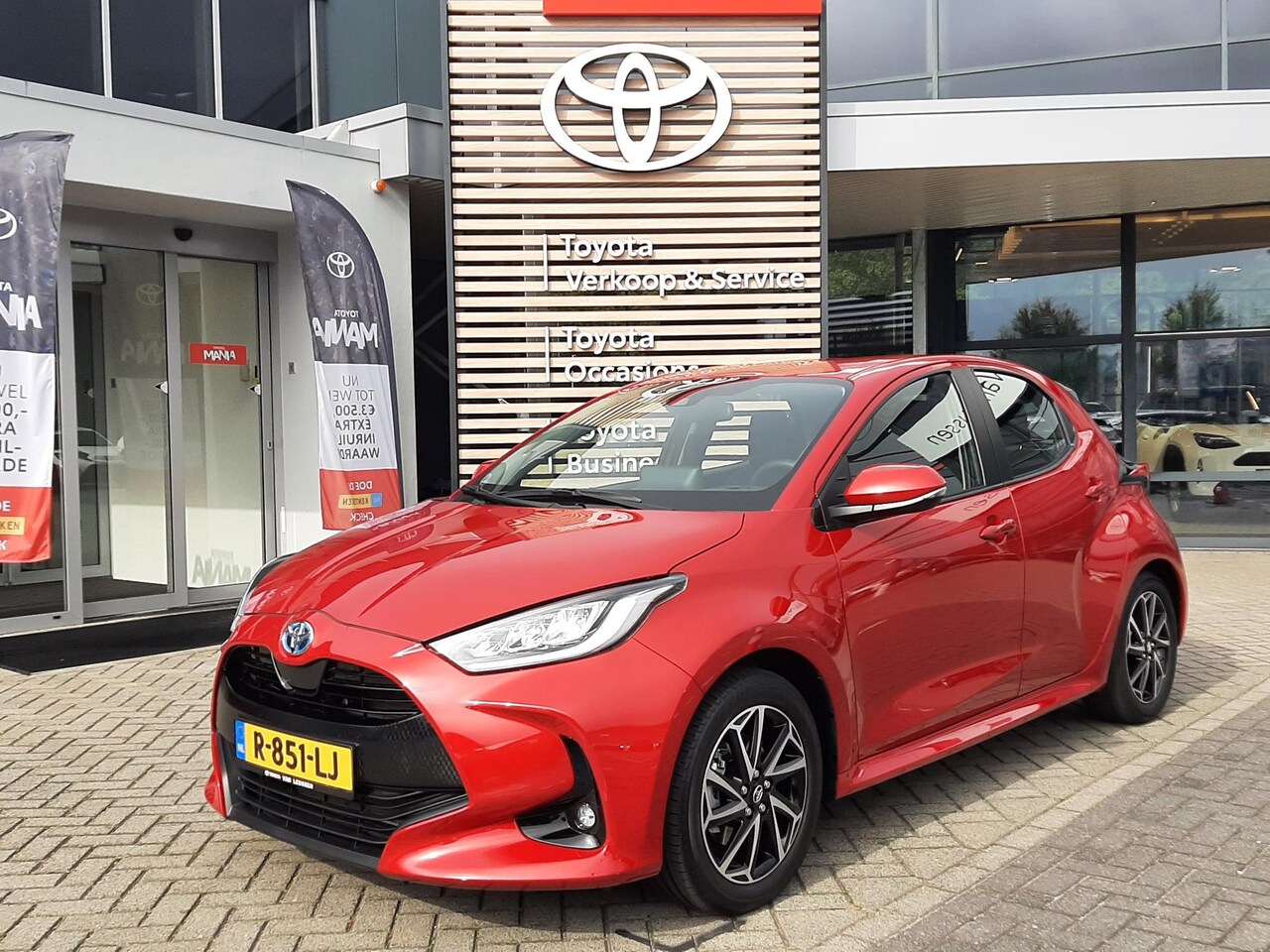 Toyota Yaris - 1.5 Hybrid Dynamic TREKHAAK AD-CRUISE 16"LMV KEYLESS CAMERA BLUETOOTH DAB+ - AutoWereld.nl