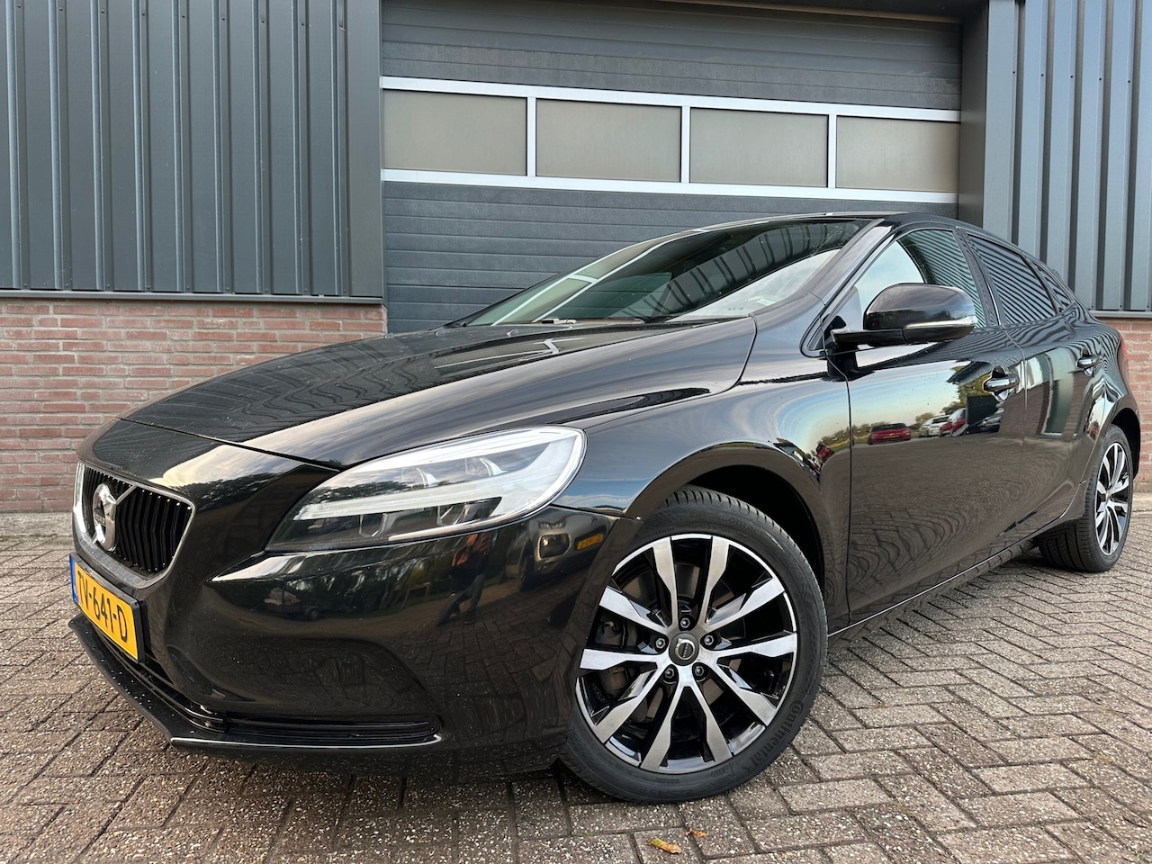 Volvo V40 - 1.5 T3 Dynamic Edition Full Dealer onderhouden - AutoWereld.nl