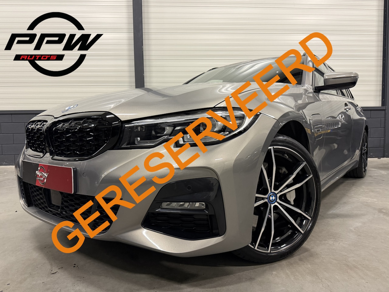 BMW 3-serie Touring - 330e M-Sport OXIDGRAU/ACC/ADAPTIVE M-ONDERSTEL/TREKHAAK/CAMERA/19"BREEDSET/KEYLESS/LEER-AL - AutoWereld.nl