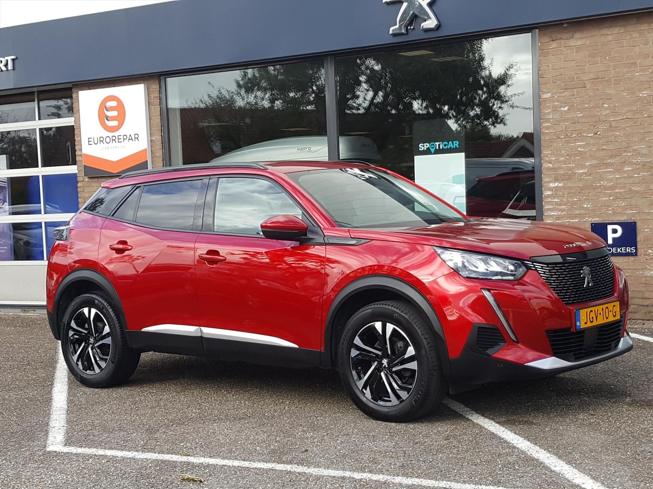 Peugeot 2008 - ALLURE PACK 1.2 PT-130pk TREKHAAK | Apple Carplay & Android Auto | 3D-cockpit | Parkeerhul - AutoWereld.nl