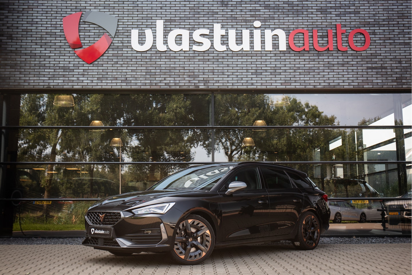 CUPRA Leon Sportstourer - 1.4 e-Hybrid Business 1.4 e-Hybrid Business , Sfeerverlichting, Stuur/stoelverwarming, Lane assist, - AutoWereld.nl