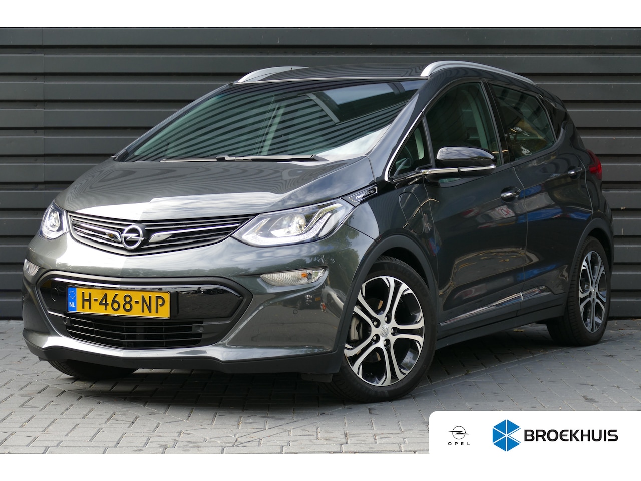 Opel Ampera-e - EV 204PK 60KWH BUSINESS EXECUTIVE AUTOMAAT / NAVI / LED / CLIMA / PDC / 17"LMV / CAMERA / - AutoWereld.nl
